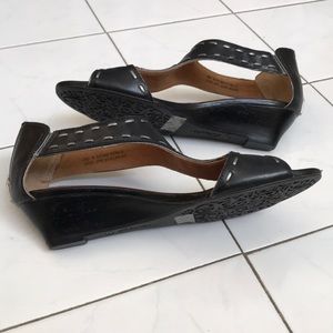 Clark’s 7M Black and silver wedge sandals
